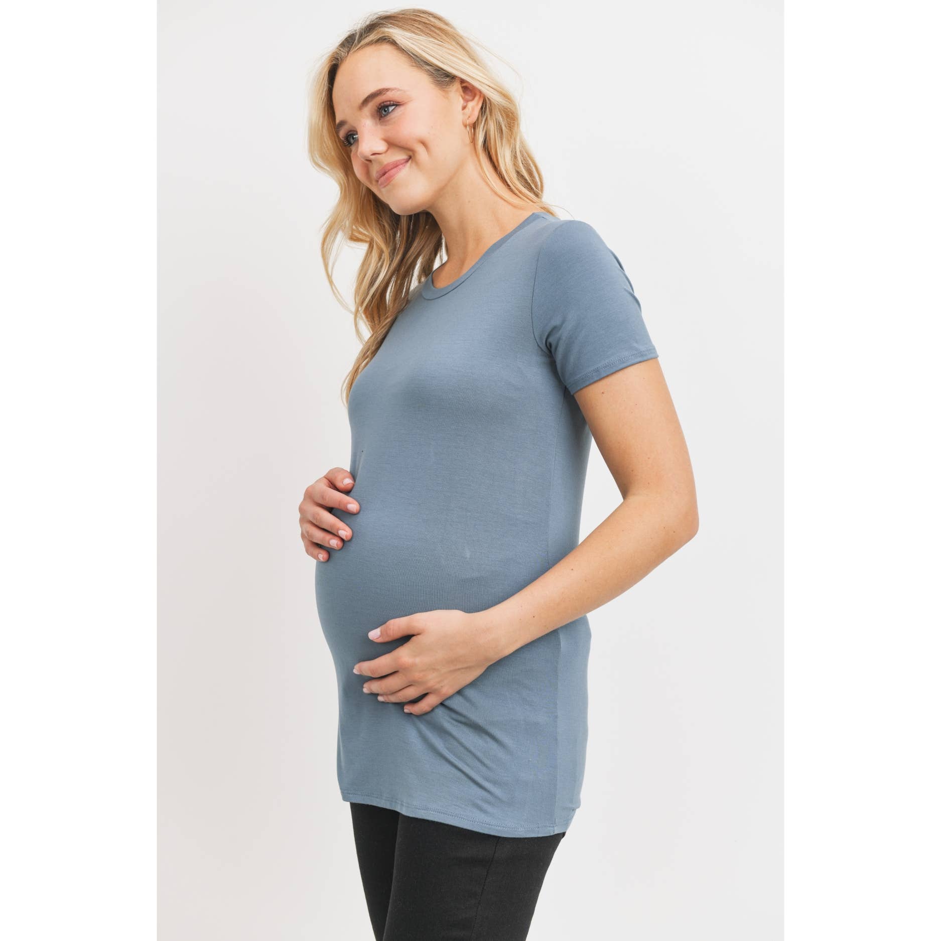 Kindred Bravely Solid Gray Shorts Size L (Maternity) - 40% off